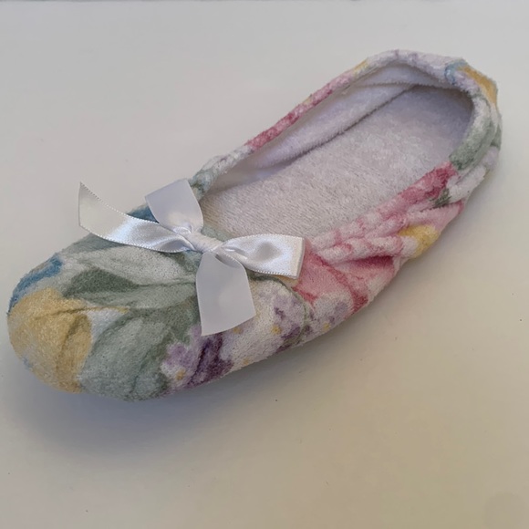 ⭐️LAST CHANCE ITEM⭐️ Floral Ballet Style Slippers with Satin Bows 🆕 - Picture 9 of 9